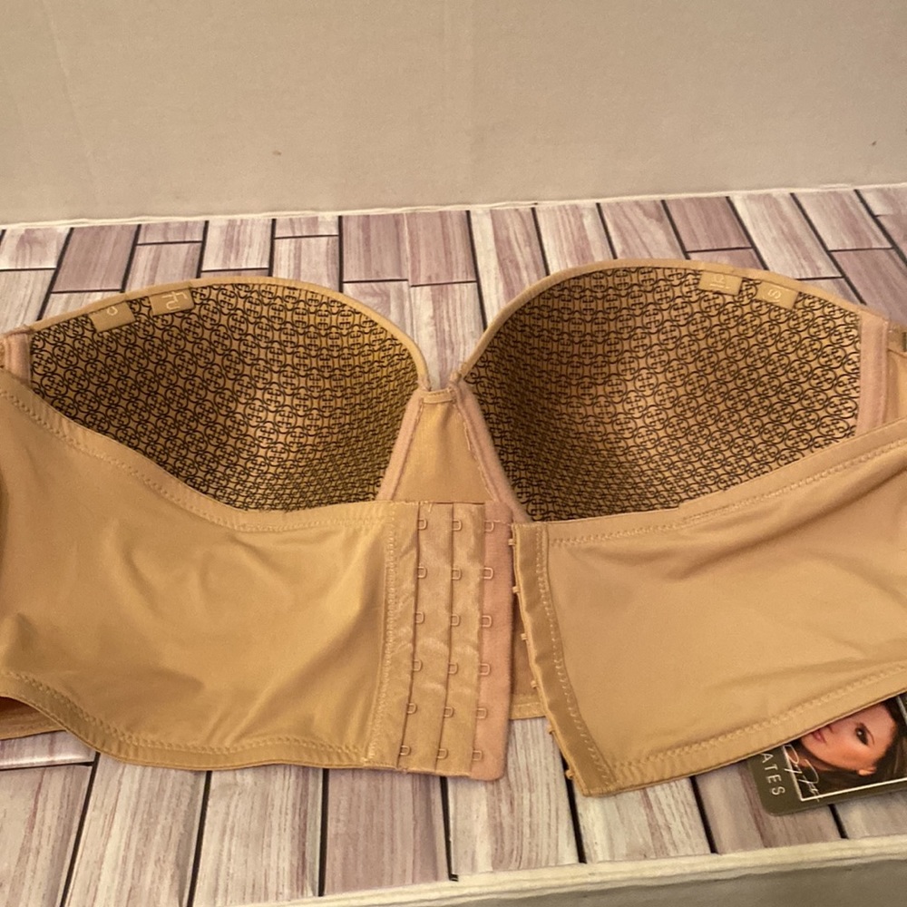 42D Bra Convertible Nude Daisy Fuentes Intimates - Picture 7 of 9